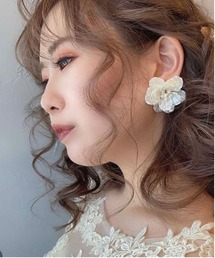 BACKYARD FAMILY（バックヤードファミリー）の「ホワイトフラワーBigモチーフピアス（ピアス（両耳用））」