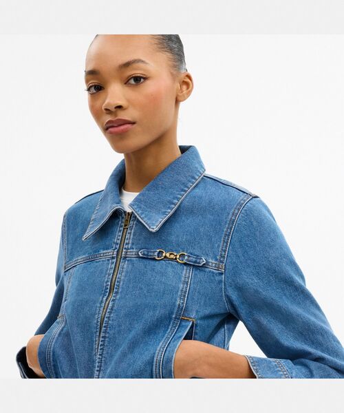 COACH（コーチ）の「スカルプテッド C シュランケン デニム ジャケット・オーガニック コットン（その他アウター・レディース・ブルー系その他・SMALL/MEDIUM）」の3枚目の写真