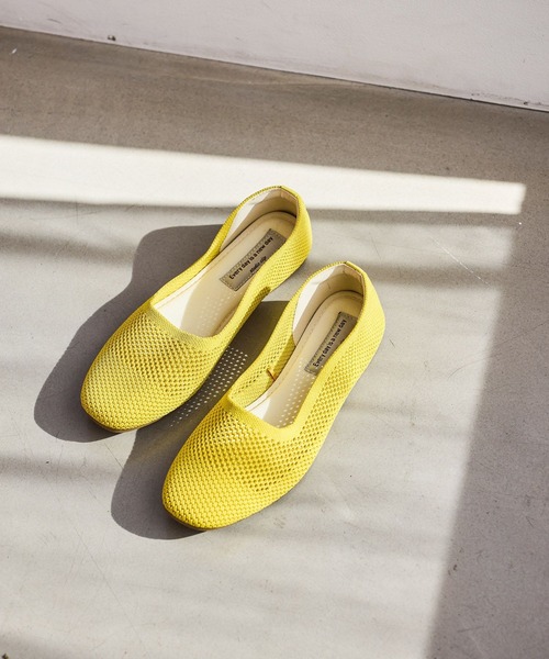 studio CLIP（スタディオクリップ）の「【ウォッシャブル/クッションインソール】洗えるニットカラーパンプス（パンプス・レディース・ブルー/ブラウン/チャコール/イエロー・LARGE/MEDIUM）」の4枚目の写真