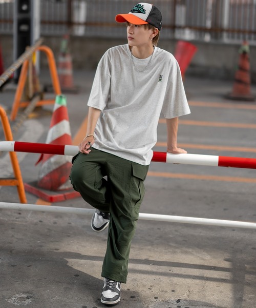 En serio TOKYO(エンソリオトーキョー)の「【SIDEWAYSTANCE】刺繍ダウナーブルドッグ半袖Tシャツ SIDE24-090(Tシャツ/カットソー・メンズ・ホワイト/ブラック/カーキ/アッシュ・SMALL/LARGE/X-LARGE/MEDIUM)」の12枚目の写真