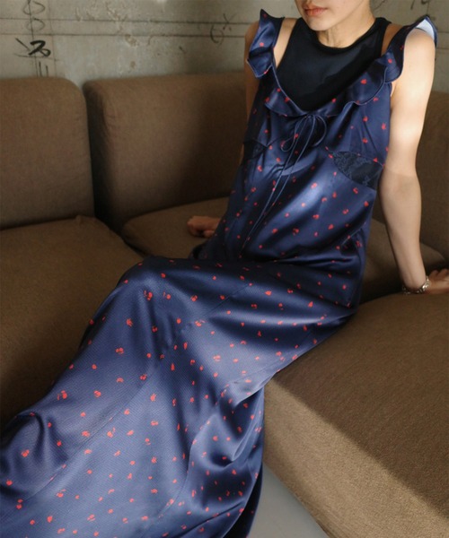 Ameri（アメリ）の「MEDI FRUIT DOT CAMISOLE DRESS（ドレス・レディース・ネイビー/アイボリー/ブラック・SMALL/MEDIUM/TALL）」の7枚目の写真