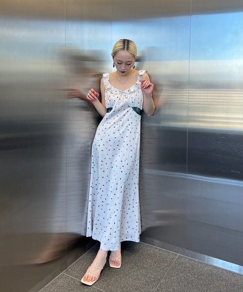 Ameri（アメリ）の「MEDI FRUIT DOT CAMISOLE DRESS（ドレス・レディース・ネイビー/アイボリー/ブラック・SMALL/MEDIUM/TALL）」の11枚目の写真