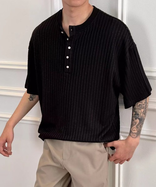 B.R.U(ブル)の「オーバーサイズヘンリー半袖トップス(Tシャツ/カットソー・メンズ・ブラック/ホワイト・MEDIUM/LARGE)」の14枚目の写真