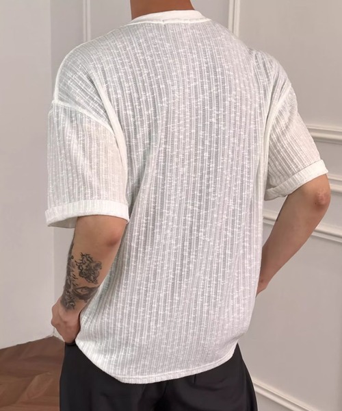 B.R.U(ブル)の「オーバーサイズヘンリー半袖トップス(Tシャツ/カットソー・メンズ・ブラック/ホワイト・MEDIUM/LARGE)」の7枚目の写真