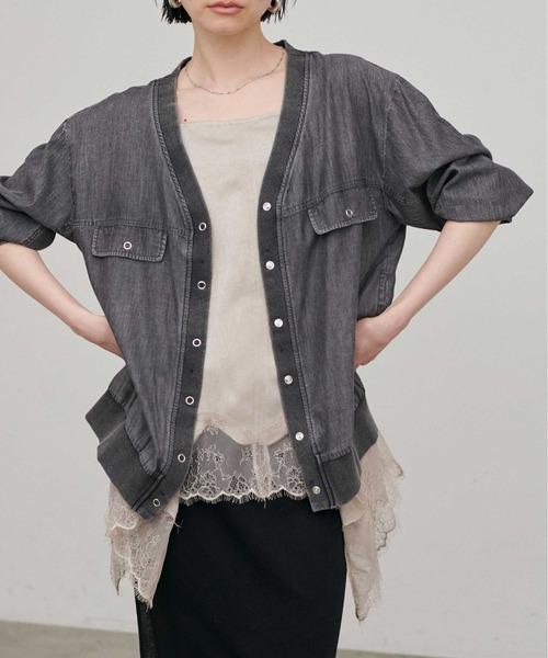 LARUTA（ラルータ）の「【LARUTA】シアーデニムVネックシャツブルゾン（ブルゾン・レディース・サックスブルー/ブラック/ブルー・FREE）」の2枚目の写真