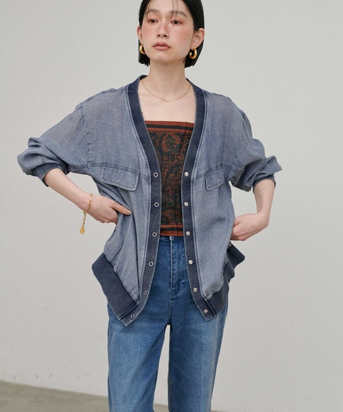 LARUTA（ラルータ）の「【LARUTA】シアーデニムVネックシャツブルゾン（ブルゾン・レディース・サックスブルー/ブラック/ブルー・FREE）」の13枚目の写真