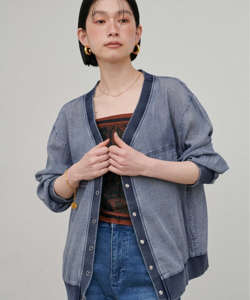 LARUTA（ラルータ）の「【LARUTA】シアーデニムVネックシャツブルゾン（ブルゾン・レディース・サックスブルー/ブラック/ブルー・FREE）」の11枚目の写真