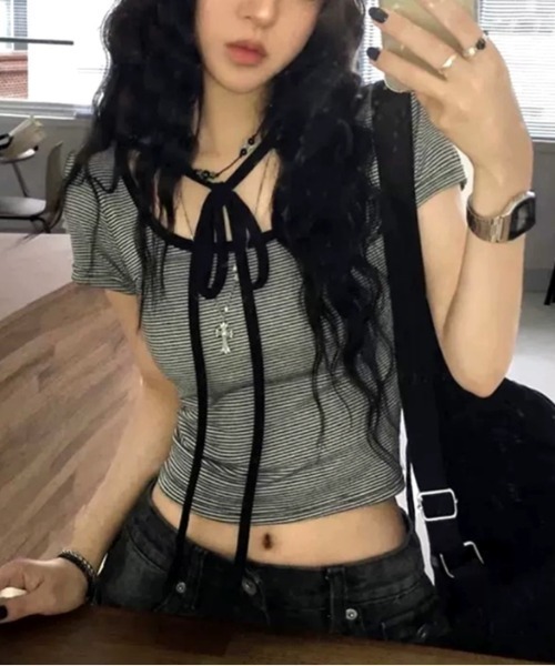 SHEENA（シーナ）の「フロントリボンボーダーコンパクトTシャツ（Tシャツ/カットソー・レディース・ブラック×ホワイト・M）」の4枚目の写真
