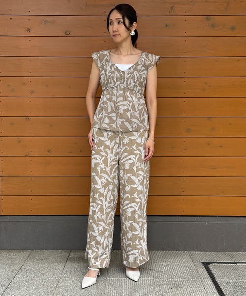 BANANA REPUBLIC FACTORY STORE（バナナリパブリック ファクトリーストア）の「BANANA REPUBLIC FACTORY STORE　　ピンタック エンパイア トップス（シャツ/ブラウス・レディース・ベージュ/ネイビー・XS/S/M/L）」の8枚目の写真