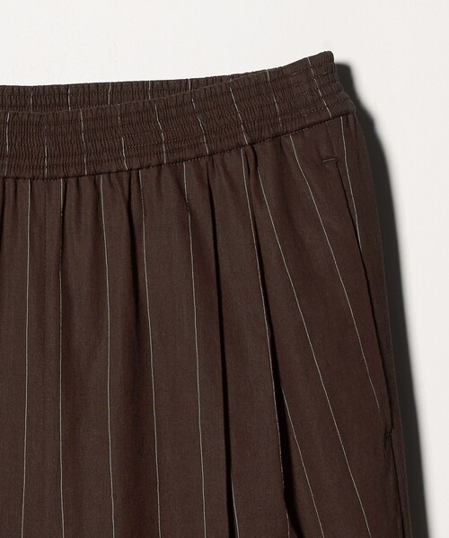 UNITED ARROWS（ユナイテッドアローズ）の「NALYA リラックス ワイドパンツ ‐ウォッシャブル‐（スラックス・レディース・ブラック/ダークグレー/ダークブラウン・36/38）」の17枚目の写真