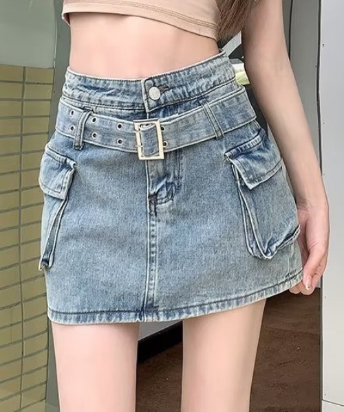 NANEA（ナネア）の「ベルト付き カーゴ デニム ミニスカート　インパン付き（デニムスカート・レディース・ブルー・LARGE/MEDIUM）」の2枚目の写真