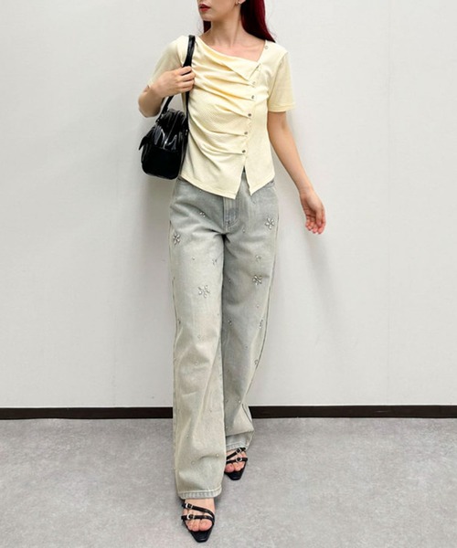 archives(アルシーヴ)の「【ONかわ】アシメタックボタンカットTOPS 5S(Tシャツ/カットソー・レディース・ネイビー/イエロー/ブラック/チャコールグレー・MEDIUM)」の12枚目の写真