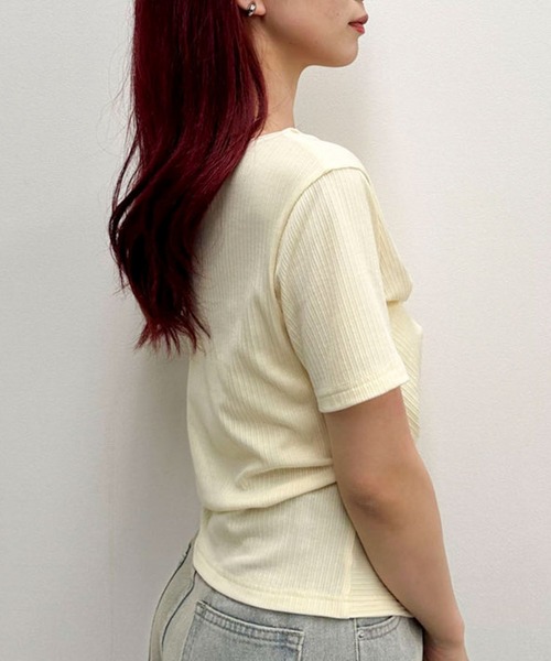 archives(アルシーヴ)の「【ONかわ】アシメタックボタンカットTOPS 5S(Tシャツ/カットソー・レディース・ネイビー/イエロー/ブラック/チャコールグレー・MEDIUM)」の9枚目の写真