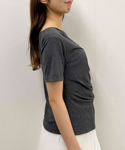 archives(アルシーヴ)の「【ONかわ】アシメタックボタンカットTOPS 5S(Tシャツ/カットソー・レディース・ネイビー/イエロー/ブラック/チャコールグレー・MEDIUM)」の17枚目の写真