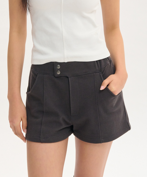 NINEZ(ナインゼット)の「レザーパッチショーツ (2カラー)(その他パンツ・レディース・チャコール/ブラック・SMALL/MEDIUM)」の12枚目の写真