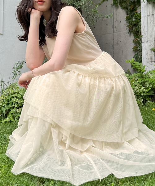 junoah(ジュノア)の「チュールティアードフリルノースリーブワンピース(ワンピース・レディース・ブラック/ピンクベージュ/ライトベージュ・SMALL/MEDIUM/LARGE)」の7枚目の写真