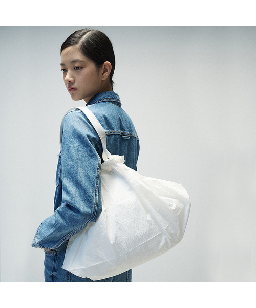 YURT(ユルト)の「O BENTO (L)_3color(トートバッグ・レディース・ブラック/カーキ/ホワイト・FREE)」の2枚目の写真