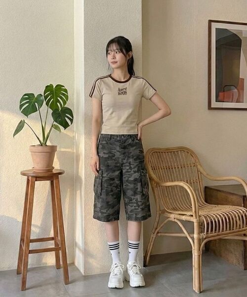 ANEWBROS（アニュブロス）の「ブロネームマーク セミクロップ トラック 半袖Tシャツ 6カラー [ANSE_6002]（Tシャツ/カットソー・レディース・スカイブルー/ネイビー/ピンク/ホワイト×ブラック/ベージュ/ホワイト×グリーン・1）」の9枚目の写真