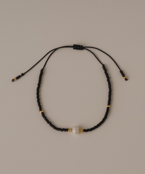 muku(ムク)の「CORD BRACELET/TANSUI PEARL(ブレスレット・メンズ・ブラック/ライトブルー/グリーン・FREE)」の2枚目の写真