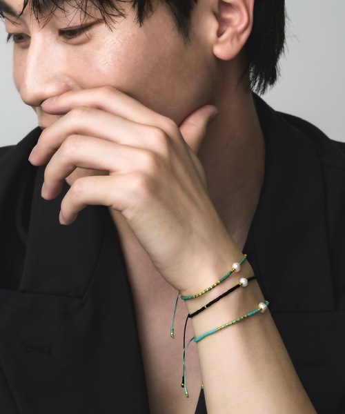 muku(ムク)の「CORD BRACELET/TANSUI PEARL(ブレスレット・メンズ・ブラック/ライトブルー/グリーン・FREE)」の9枚目の写真
