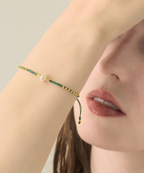 muku(ムク)の「CORD BRACELET/TANSUI PEARL(ブレスレット・メンズ・ブラック/ライトブルー/グリーン・FREE)」の16枚目の写真