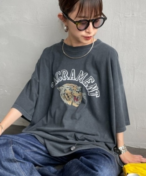 REMI RELIEF（レミレリーフ）の「[REMI RELIEF/レミレリーフ] 別注 ビッグシルエット SP加工プリントTシャツ（Tシャツ/カットソー・レディース・A/B/C/D・F/S/M）」の3枚目の写真