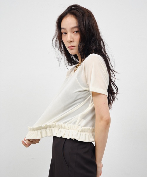 Shelly island(シェリーアイランド)の「裾フリルシアーベロアTシャツ(Tシャツ/カットソー・レディース・ブラック/ブラウン/ホワイト・FREE)」の2枚目の写真