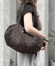 YACA（ヤーカ）の「Leopard Pattern Shoulder Bag/レオパードパターンショルダーバッグ（ショルダーバッグ）」