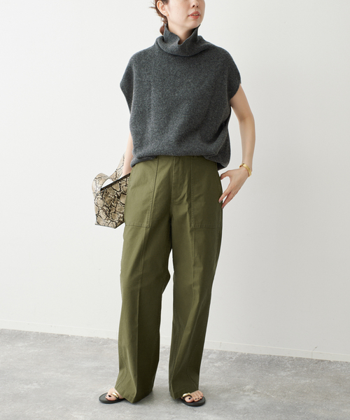 Spick & Span(スピックアンドスパン)の「《WEB限定カラー有り》バックサテンストレッチベイカーパンツ(カーゴパンツ・レディース・カーキ/ブラウン/ベージュ・38/36/34/40)」の8枚目の写真