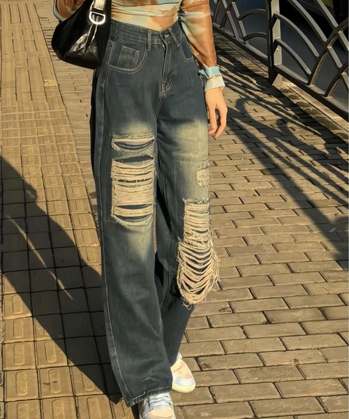 AsheKsha（アシクシャ）の「ディストレスグラデーションの破れたワイドレッグジーンズ（デニムパンツ・レディース・ブルー・F）」の10枚目の写真