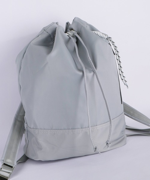 WESTSEA(ウエストシー)の「2WAY ドローストリング 撥水 ナイロン ワンショルダー リュックバッグ(ショルダーバッグ・メンズ・ブラック/シルバー・FREE)」の2枚目の写真