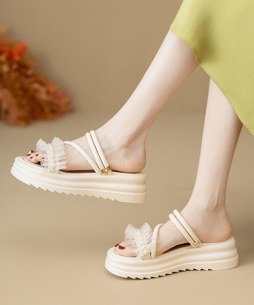 Lace Ladies(レースレディース)の「パール付き フリル ストラップ 厚底 サンダル(サンダル・レディース・アイボリー/ブラック・22.5cm/23cm/23.5cm/24cm/24.5cm/25cm)」の8枚目の写真