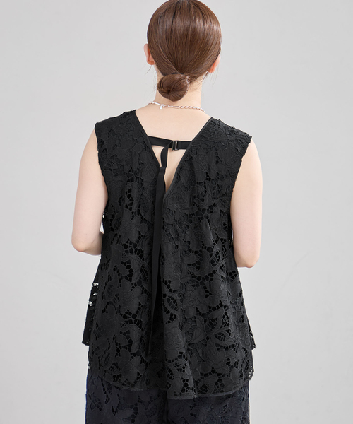 IENA(イエナ)の「《セットアップ対応》バックデザインノースリーブブラウス(シャツ/ブラウス・レディース・ブラック・FREE)」の5枚目の写真
