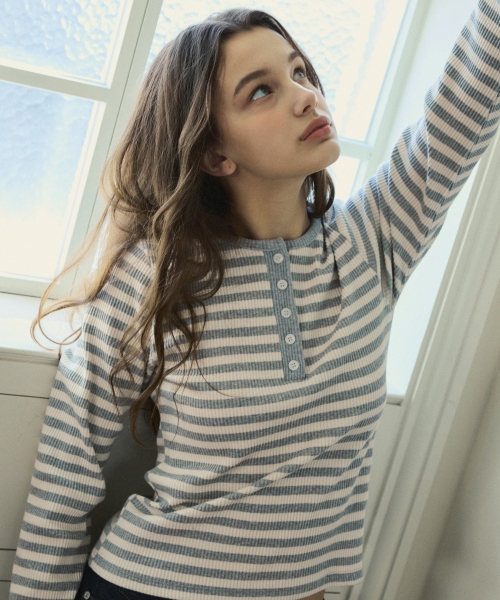 WEDNESDAYOASISFORWOMEN（ウェンズデー オアシス フォー ウーマン）の「W/ストライプリブロングスリーブTシャツ_3カラー(W25-TP14)（Tシャツ/カットソー・レディース・グレー/オートミール/ブラック・OS）」の4枚目の写真
