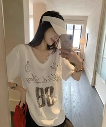 【さらもち触感】衿レース付きレイヤード風カレッジロゴVネックTシャツ ナンバリング グラフィックTシャツ