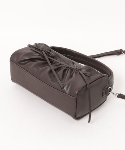 CHARLES & KEITH(チャールズ & キース)の「Reese リース ルーシュド ボウ トップ ハンドルバッグ(ハンドバッグ・レディース・ピンク系その他3/ブラウン系その他7・S)」の12枚目の写真