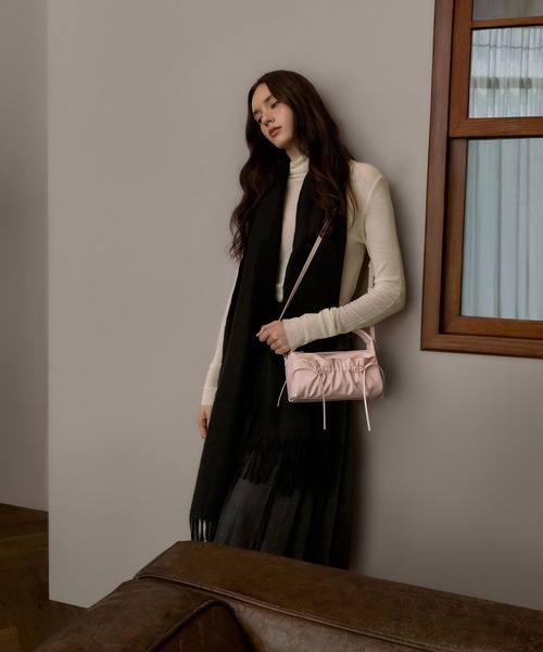 CHARLES & KEITH(チャールズ & キース)の「Reese リース ルーシュド ボウ トップ ハンドルバッグ(ハンドバッグ・レディース・ピンク系その他3/ブラウン系その他7・S)」の1枚目の写真