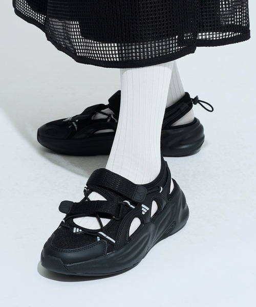 adidas(アディダス)の「Ozwave Sandals / アディダス adidas(サンダル・レディース・ブラック・22.5cm/23.5cm/24.5cm/25.5cm/26.5cm/27.5cm/28.5cm)」の1枚目の写真