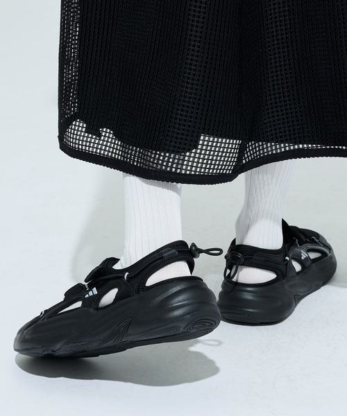 adidas(アディダス)の「Ozwave Sandals / アディダス adidas(サンダル・レディース・ブラック・22.5cm/23.5cm/24.5cm/25.5cm/26.5cm/27.5cm/28.5cm)」の3枚目の写真