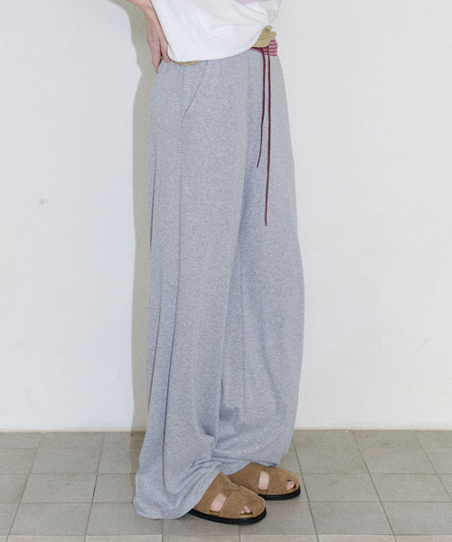 EN OR（エンオール）の「[CORE] COLOR COMBI SWEATPANTS - GREY（スウェットパンツ・レディース・その他・FREE）」の4枚目の写真
