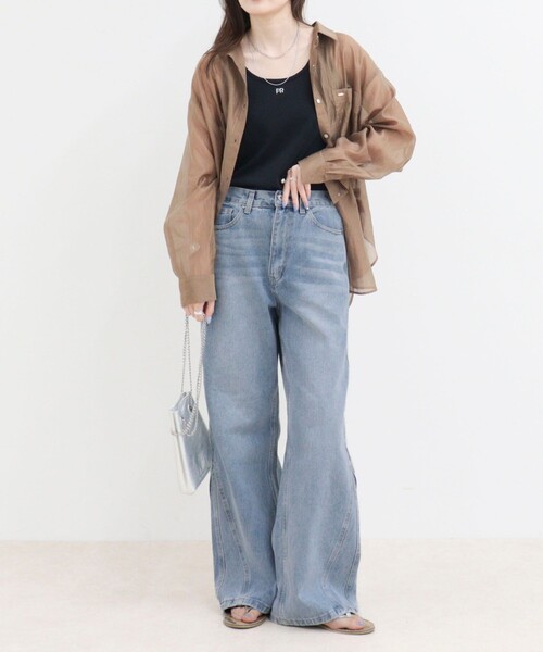 fredy emue(フレディエミュ)の「セミフレア切替デニムパンツ(デニムパンツ・レディース・グレイッシュベージュ/サックスブルー・36/38)」の3枚目の写真