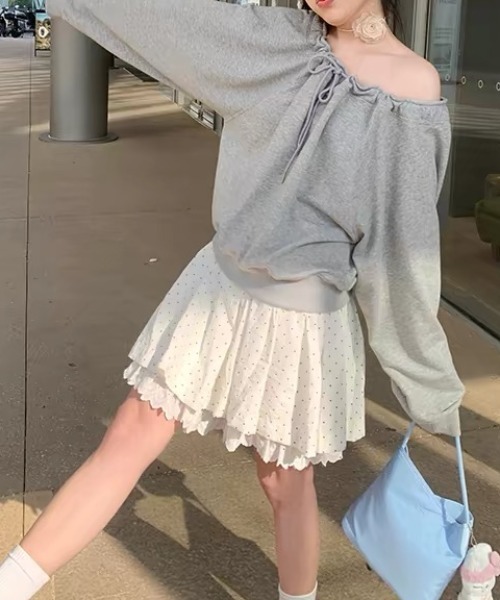 SHERU(シェル)の「【2WAY】シャーリングネック ドロストリボン スウェット トレーナー(スウェット・レディース・ベージュ/グレー・M)」の18枚目の写真