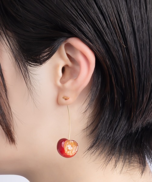 LOVE BY e.m. (ラブバイイーエム)の「さくらんぼCZピアス/モチーフ/レディース/メンズ/26A/W(ピアス(片耳用)・レディース・レッド・フリー)」の4枚目の写真