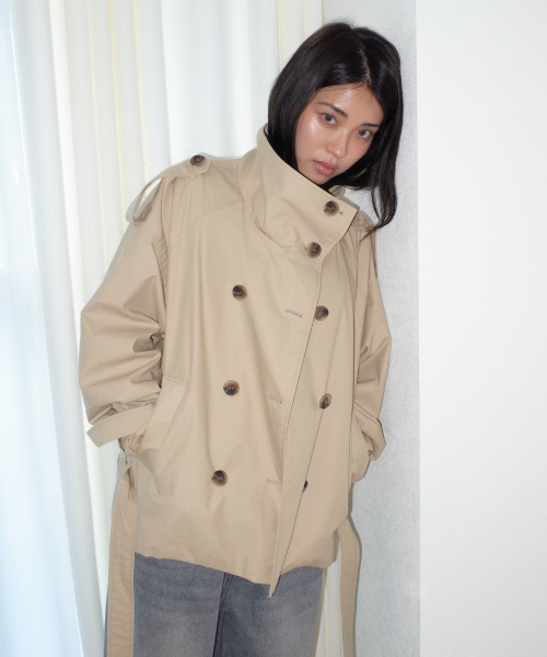 CHICKS(チックス)の「ハイネックベルト付きハーフトレンチコートジャケットベージュ(その他アウター・レディース・ベージュ・ONE SIZE)」の1枚目の写真