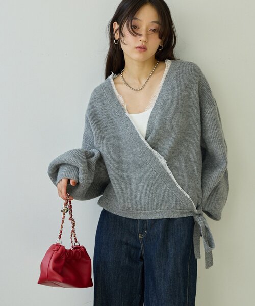 DISCOAT(ディスコート)の「【Noka】レース使いカシュクールカーディガン《WEB限定》(カーディガン/ボレロ・レディース・グレー/ブラウン/オフホワイト・FREE)」の13枚目の写真