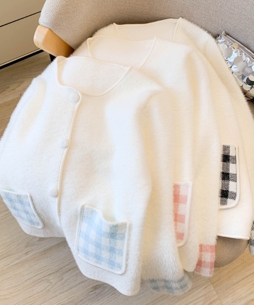 LUCPY(ラクピー)の「チェックポケット ノーカラーニットカーディガン(カーディガン/ボレロ・レディース・ピンク/ブルー/ホワイト・FREE)」の4枚目の写真