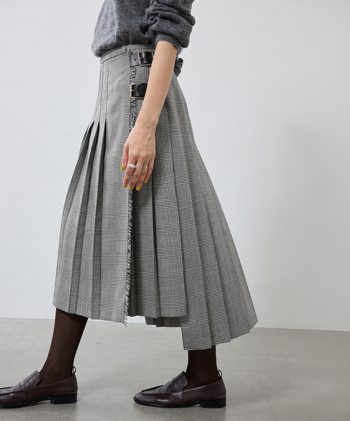 IENA(イエナ)の「O'neil of Dublin/オニールオブダブリン 別注 キルトスカート A16181(スカート・レディース・ブルー系その他/ブラック/カーキ・FREE)」の1枚目の写真