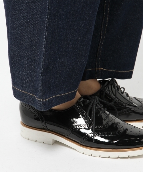 MERLOT（メルロー）の「デニムワイドテーパードパンツ3970（デニムパンツ・レディース・ブルー/ネイビー/ライトブルー・FREE）」の4枚目の写真