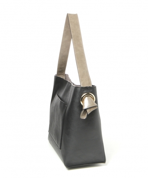 LEPSIM(レプシィム)の「ムスビハンドルトートバッグ 743260(トートバッグ・レディース・ブラック/ライトベージュ・ONE SIZE)」の5枚目の写真