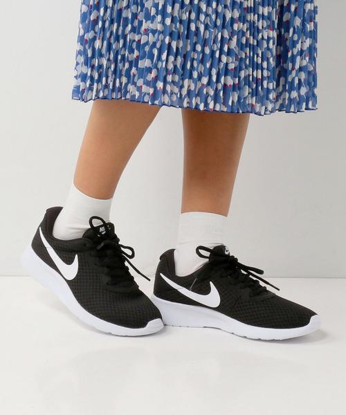 NIKE（ナイキ）の「【ナイキ】NIKE ウィメンズタンジュン（スニーカー・レディース・ブラック・23.5cm/22.5cm/25.5cm/24.5cm/24cm/23cm/25cm）」の2枚目の写真